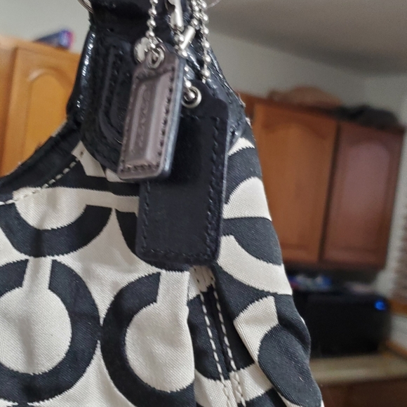 Preowned Multicolored Beautiful Coach HandBag; Medium Size; 3 Compartments, $65 - Picture 9 of 14